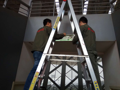 安全出口标志更换